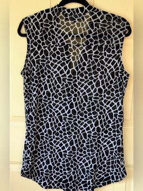 ✨ GCollection Animal Print Sleeveless Blouse – Size XL ✨